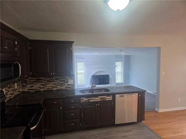 $290,000 | 809 Northeast Mulberry Street, Lee's Summit, MO 64086