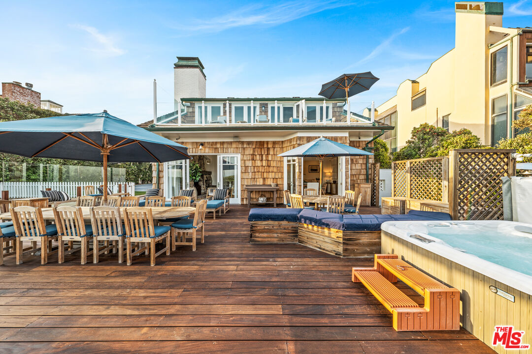 31202 Broad Beach Road Malibu, CA 90265 - Photo 33 of 38 a view of living room filled with furniture and wooden floor