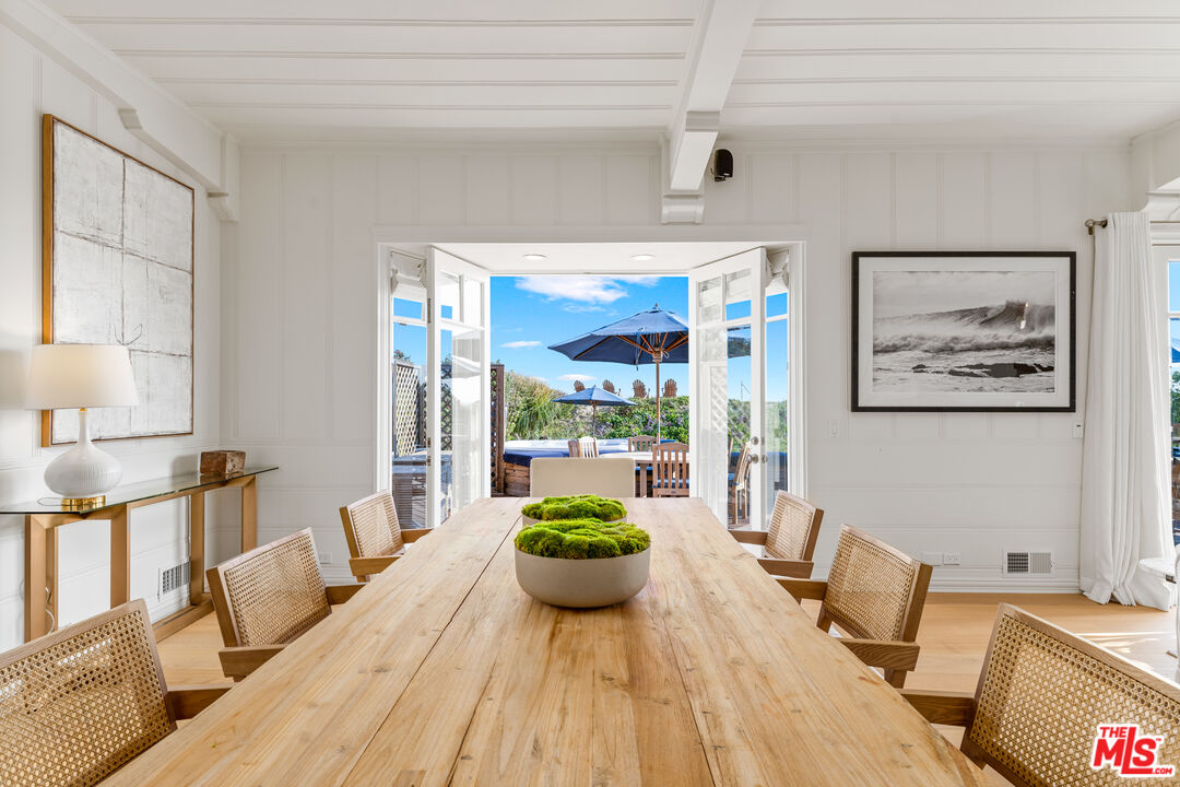 31202 Broad Beach Road Malibu, CA 90265 - Photo 10 of 38 a view of a living room and dining room