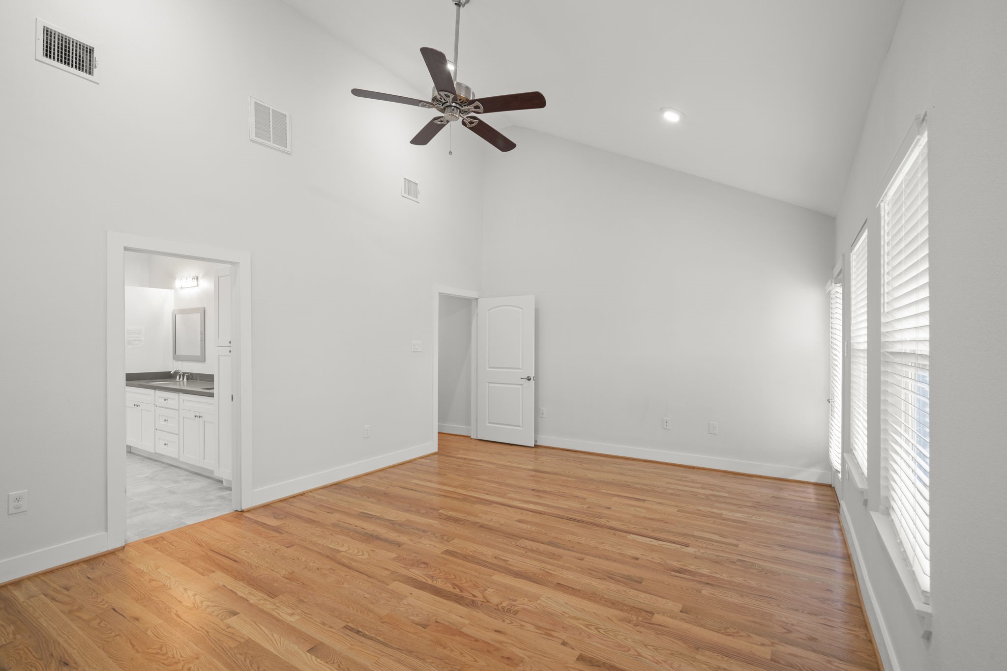 206 Burr Street, Unit A Houston, TX 77011 - Photo 31 of 46