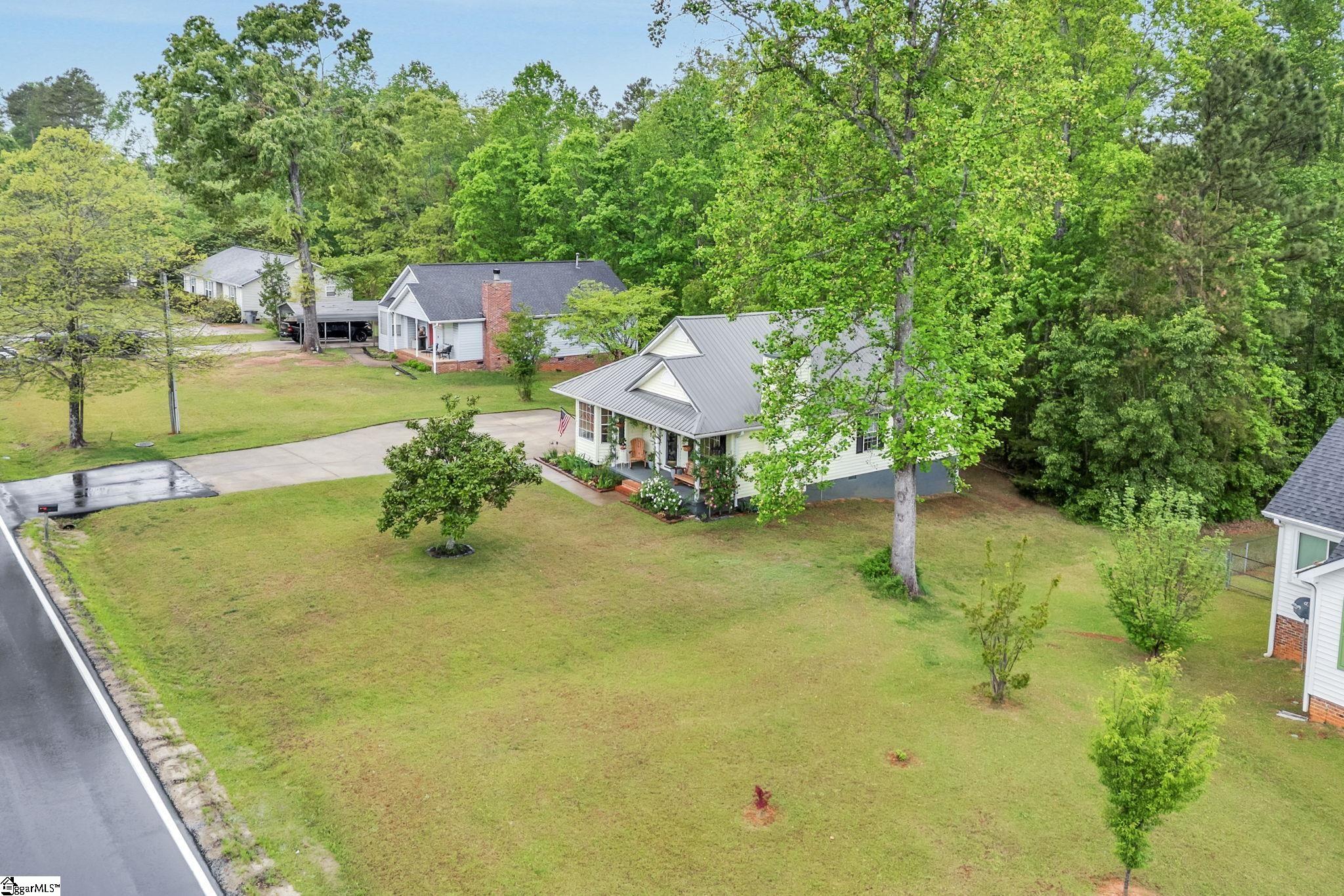 128 Motor Boat Club Road Greenville, SC 29611 - Photo 3 of 30 Gallery Image 3