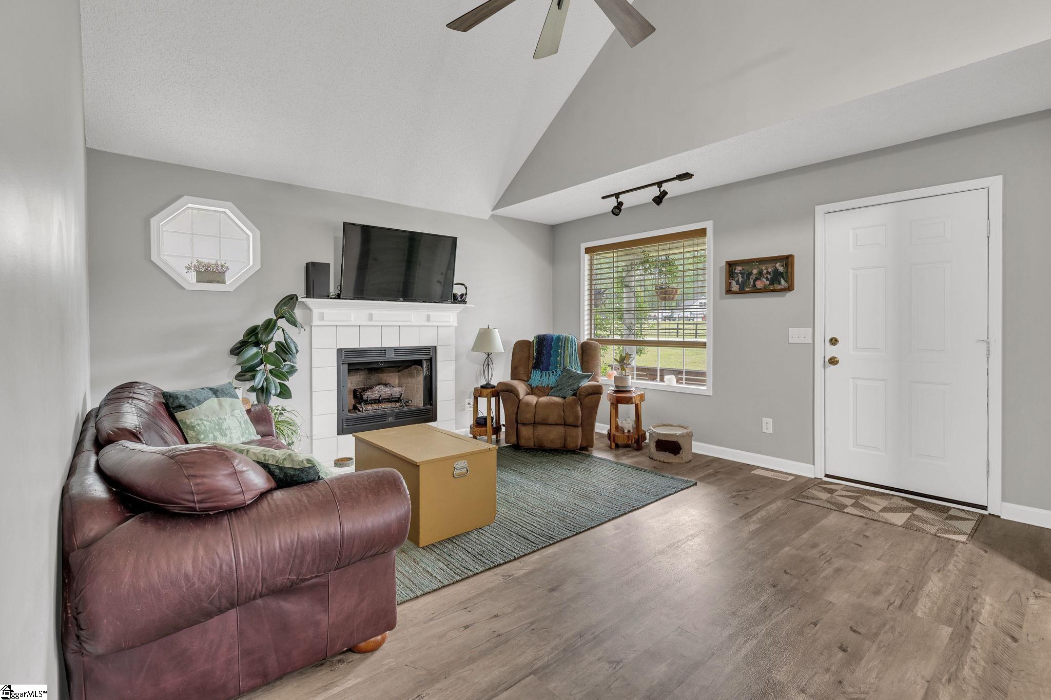 128 Motor Boat Club Road Greenville, SC 29611 - Photo 8 of 30 Gallery Image 8