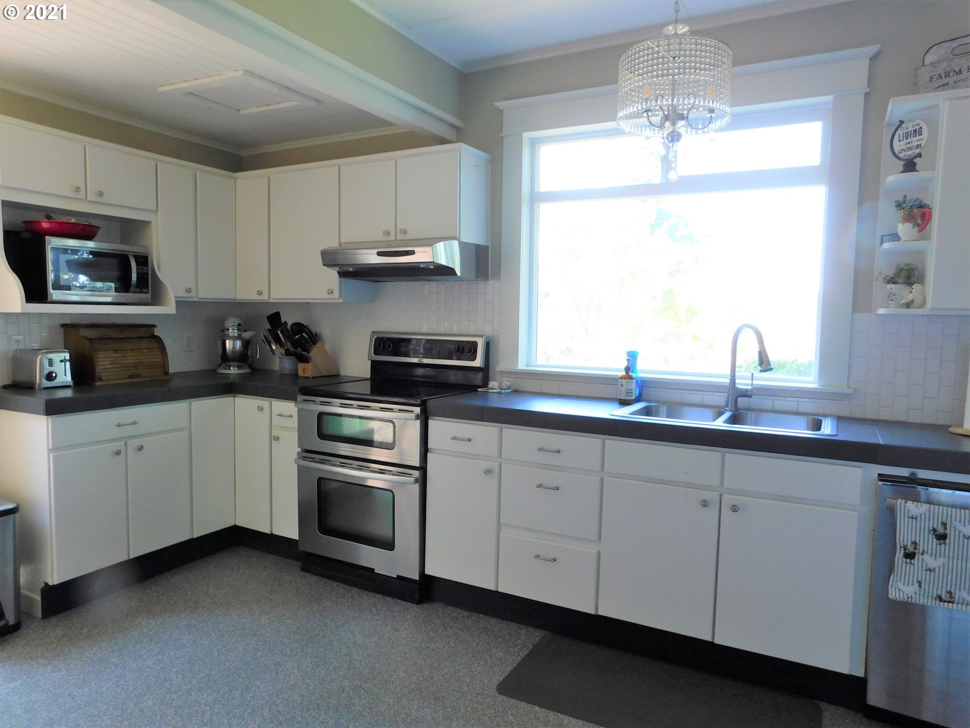 1232 Maple Street Myrtle Point, OR 97458 - Photo 5 of 31 Gallery Image 5