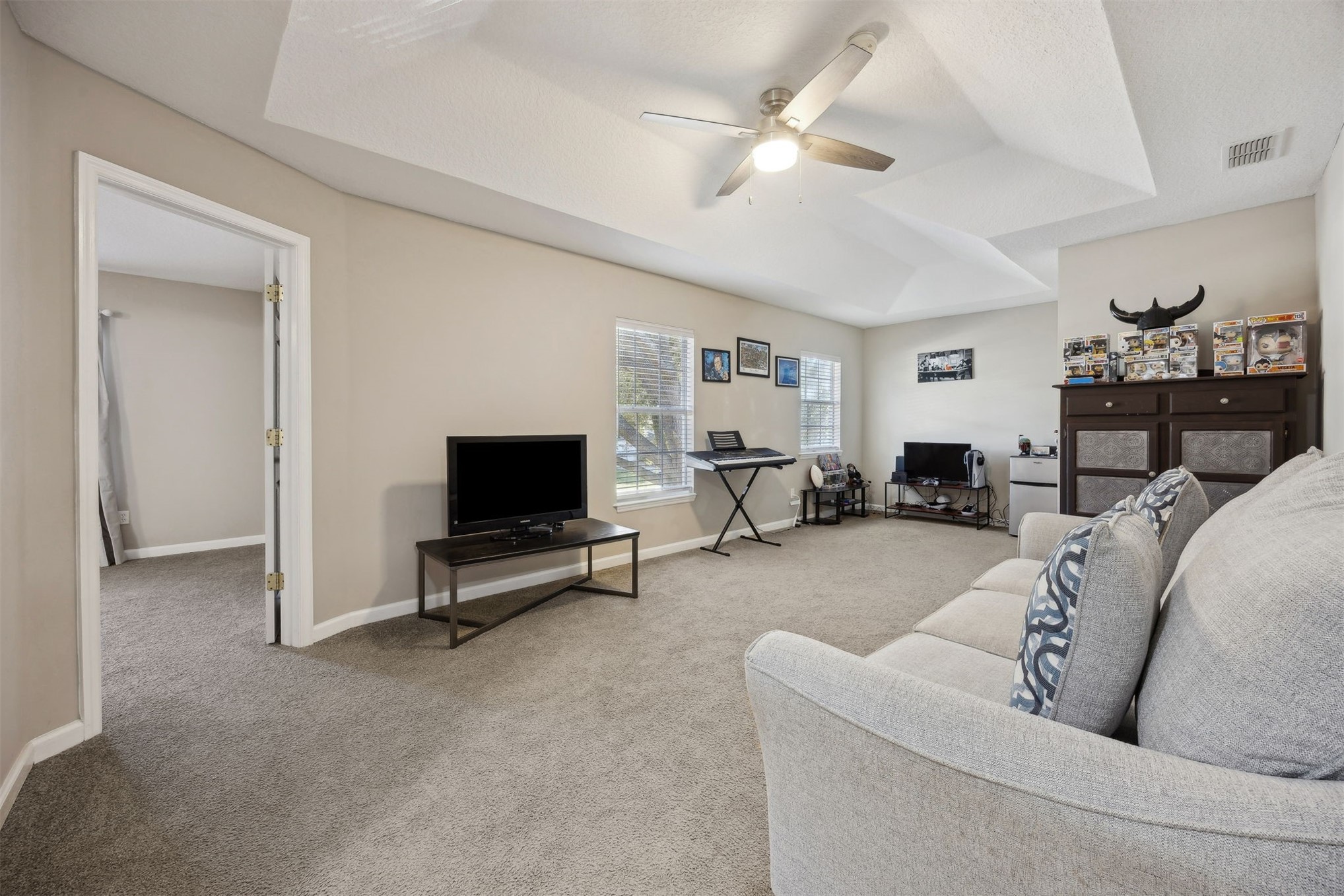 86126 Remsenburg Drive Fernandina Beach, FL 32034 - Photo 14 of 35 a living room with furniture and a flat screen tv