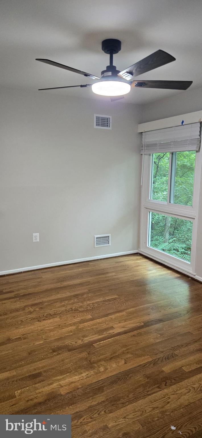 10612 Crossing Creek Road Potomac, MD 20854 - Photo 26 of 46 Gallery Image 26