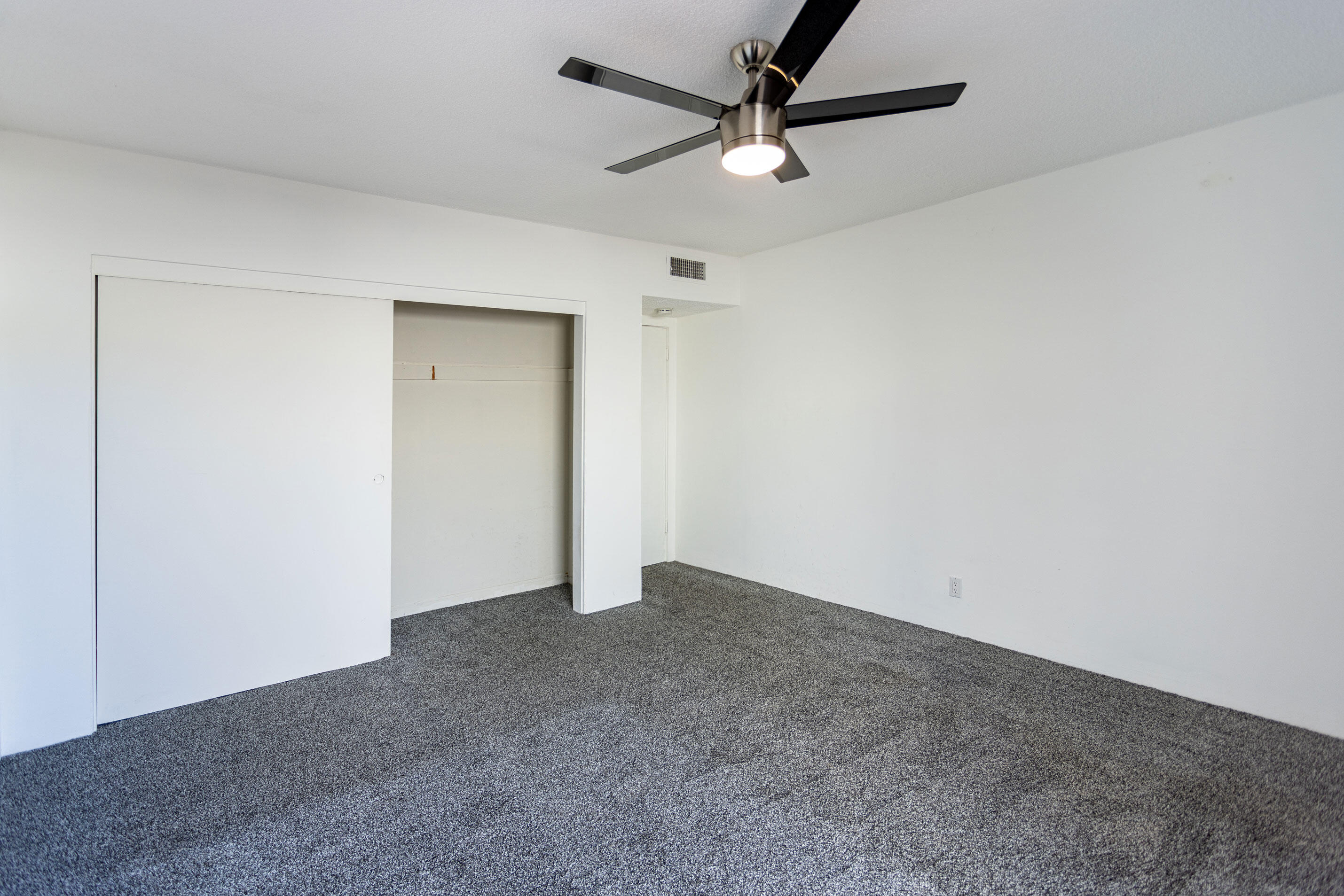 1812 Sandcliff Road Palm Springs, CA 92264 - Photo 15 of 32 1812 Sandcliff Rd