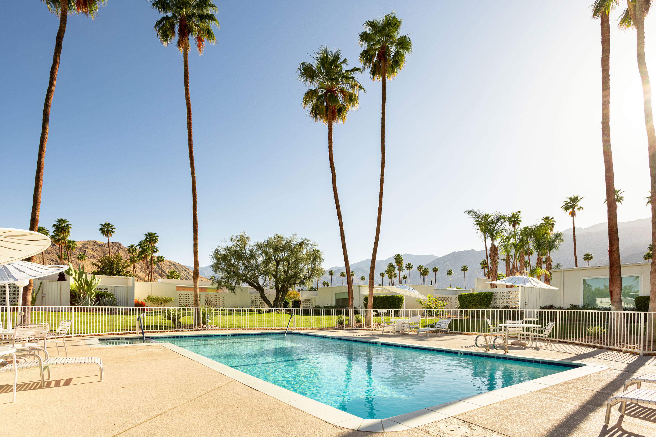 1812 Sandcliff Road Palm Springs, CA 92264 - Photo 2 of 32 1812 Sandcliff Rd