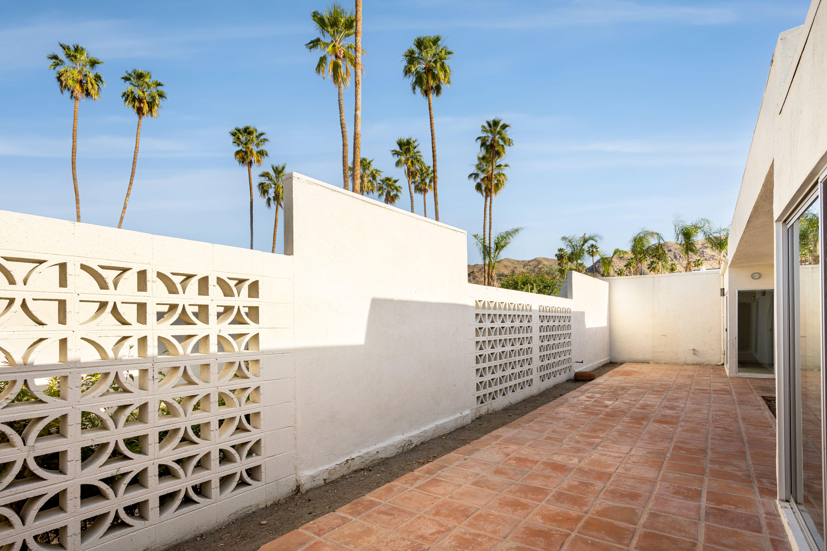 1812 Sandcliff Road Palm Springs, CA 92264 - Photo 23 of 32 1812 Sandcliff Rd