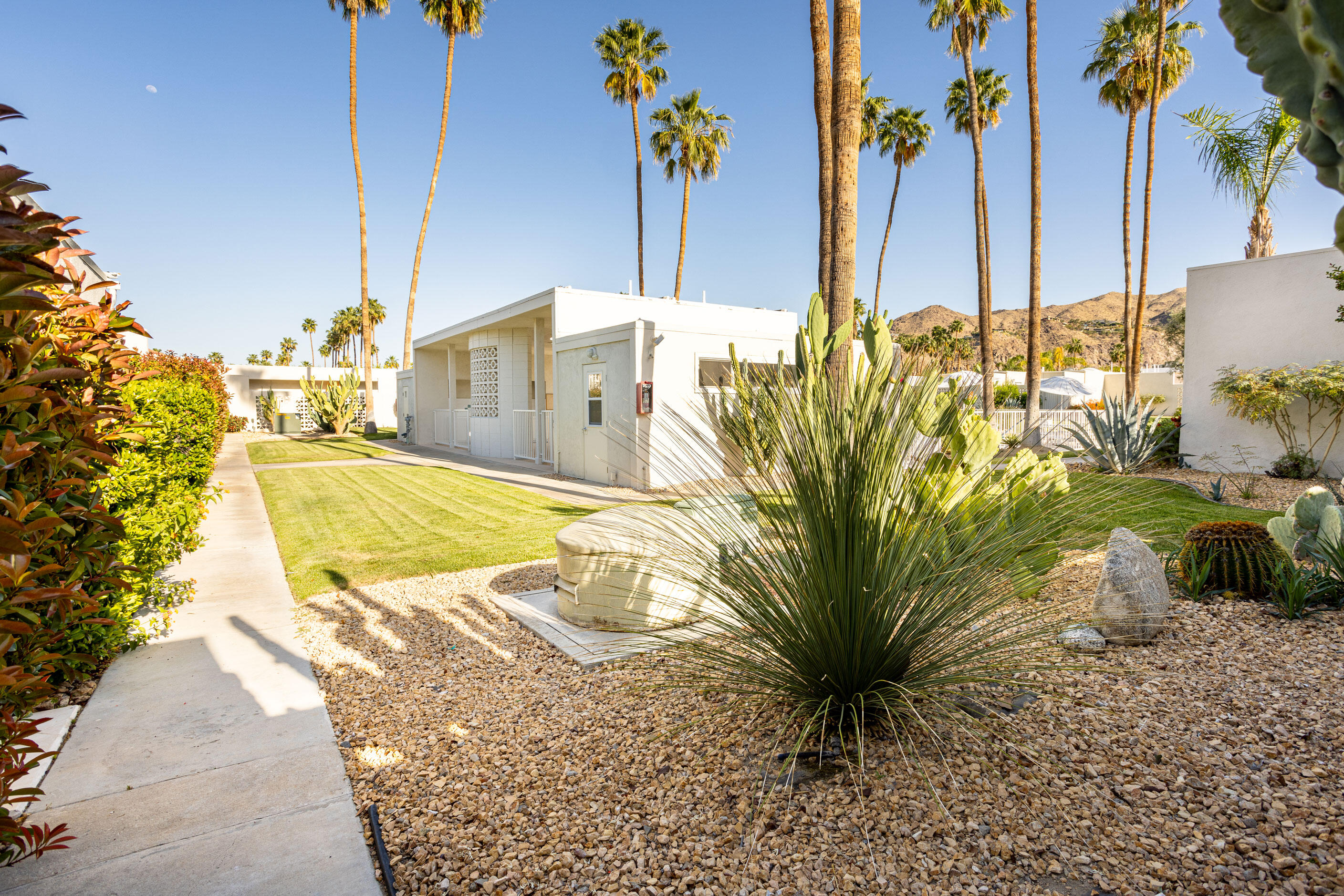 1812 Sandcliff Road Palm Springs, CA 92264 - Photo 26 of 32 1812 Sandcliff Rd