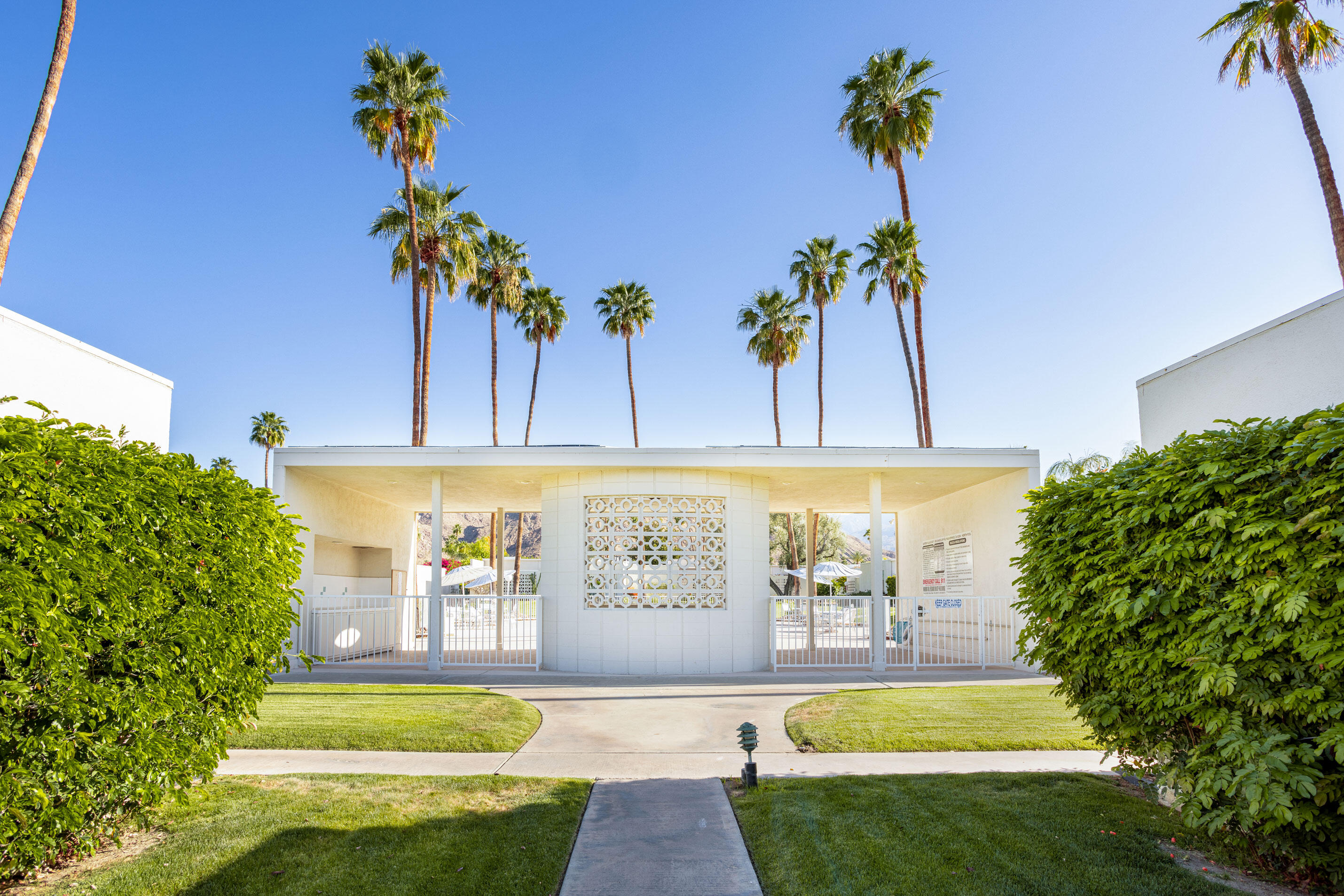 1812 Sandcliff Road Palm Springs, CA 92264 - Photo 3 of 32 1812 Sandcliff Rd
