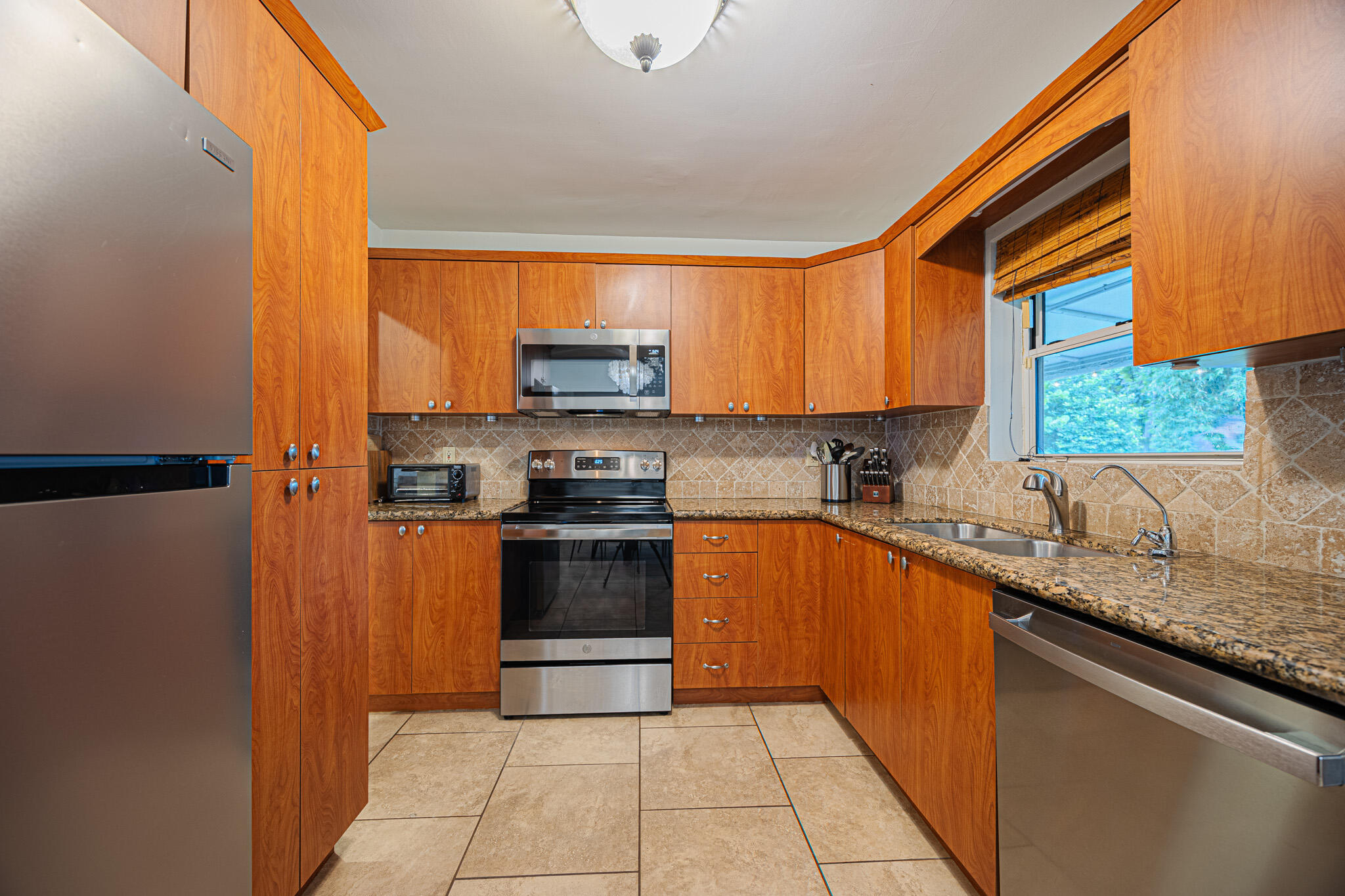 334 Northeast 28th Road Boca Raton, FL 33431 - Photo 9 of 34 153A0060-HDR