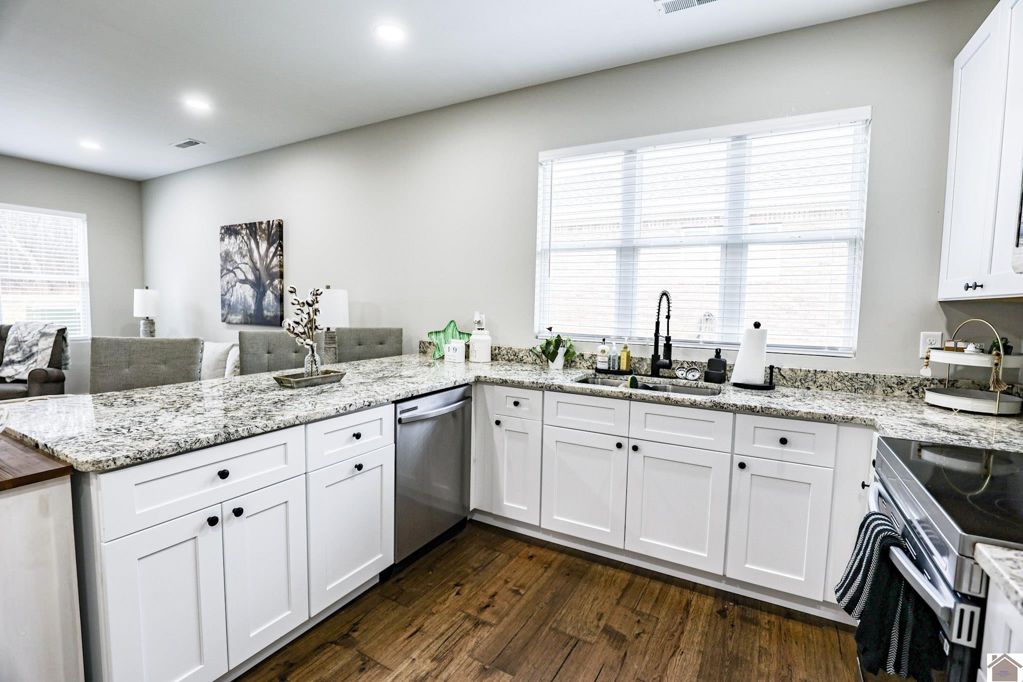 815 Elmdale Road Paducah, KY 42003 - Photo 19 of 33 Kitchen