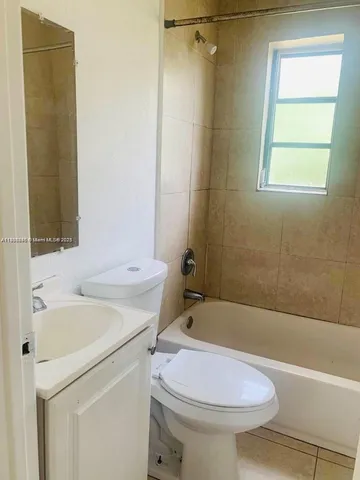 $1,900 | 401 North Dixie Highway, Unit 6, Hallandale Beach, FL 33009