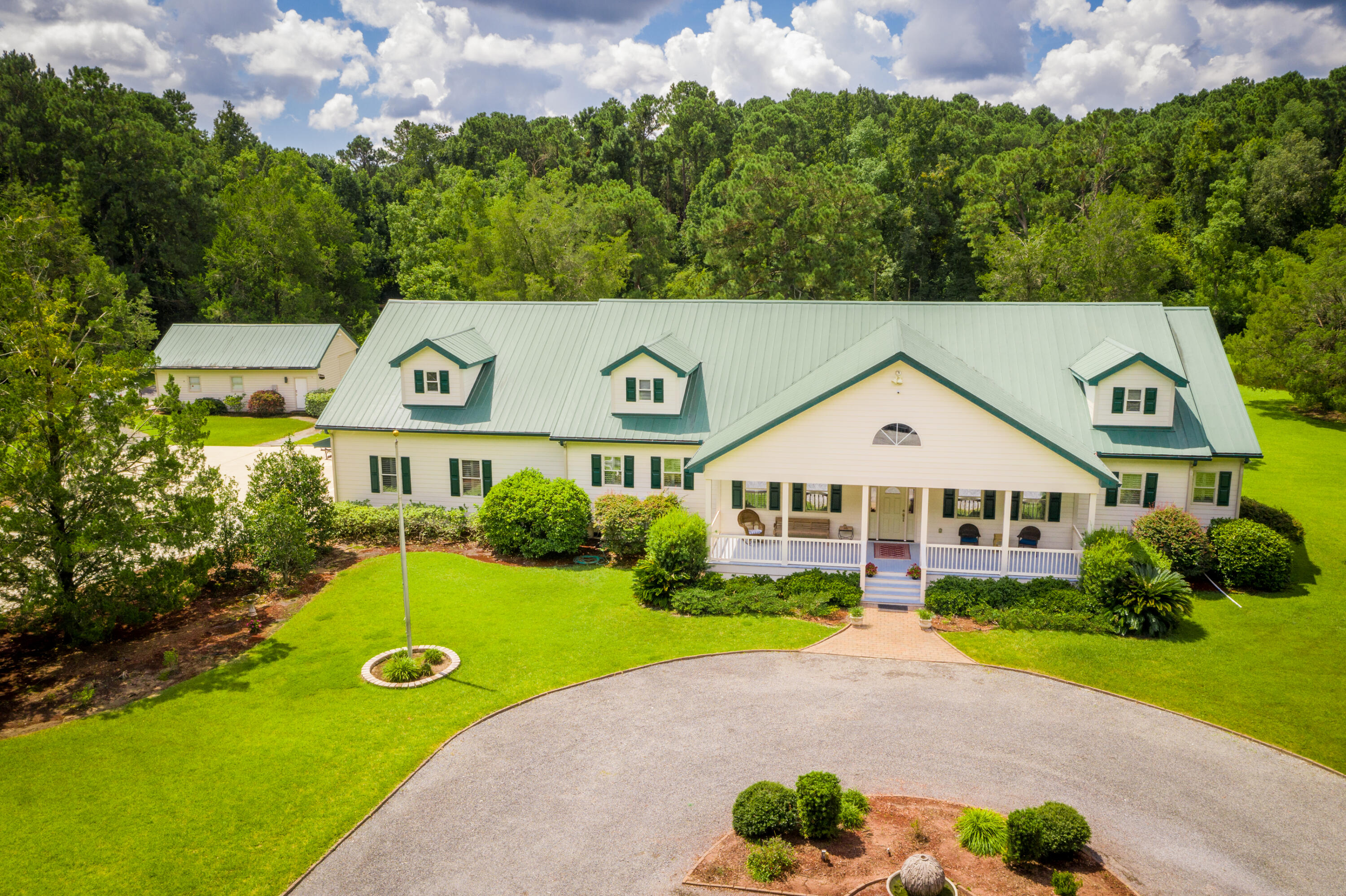 1056 River Road Johns Island, SC 29455 - Photo 3 of 47 1056RiverRoad- KeenEyeMarketing - 003