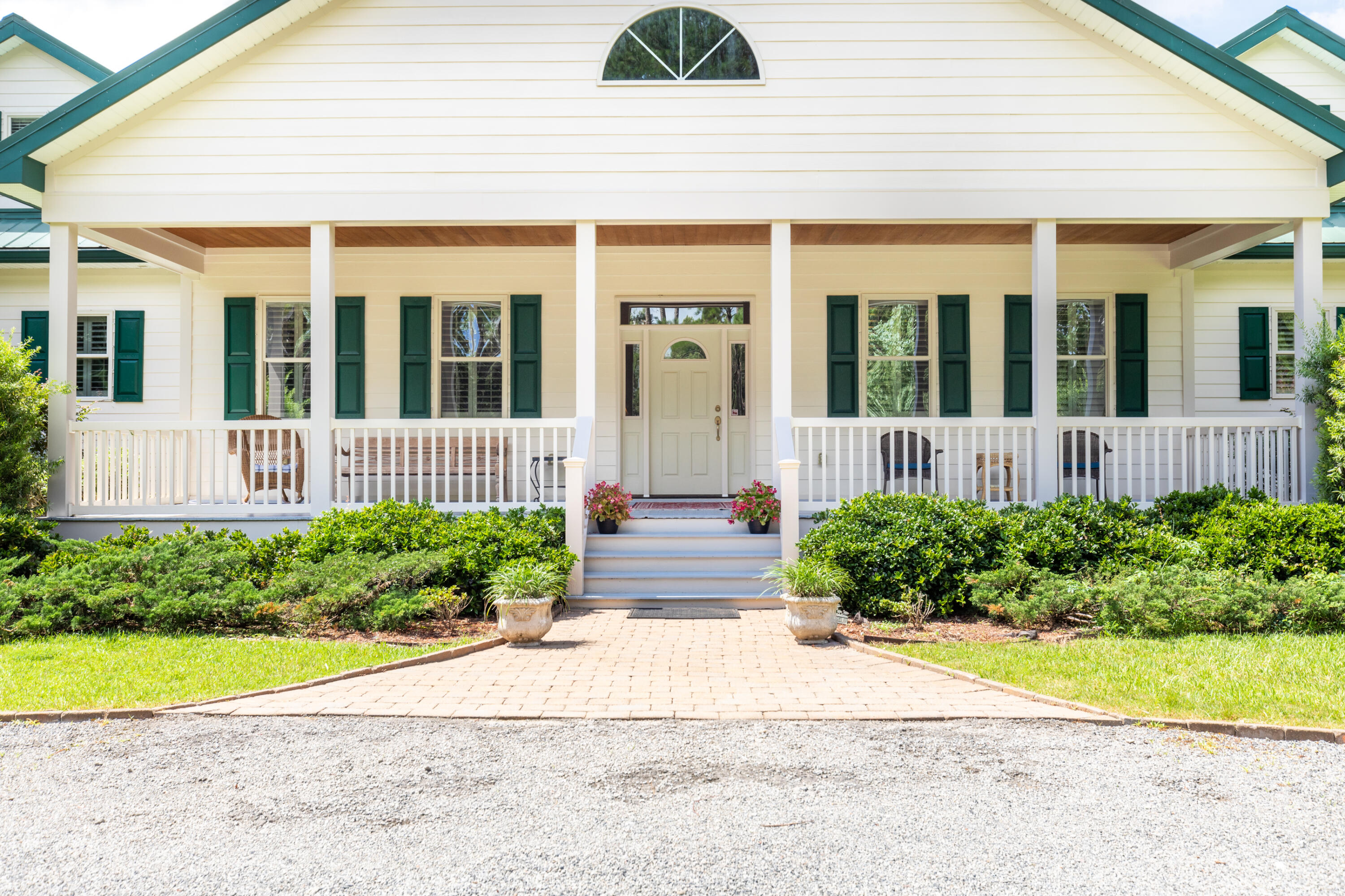 1056 River Road Johns Island, SC 29455 - Photo 4 of 47 1056RiverRoad- KeenEyeMarketing - 004