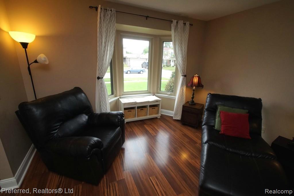 45096 Lemont Road Canton, MI 48187 - Photo 9 of 37 Web 14.jpg