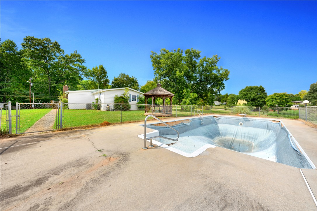 311 Holly Branch Road Westminster, SC 29693 - Photo 21 of 27 Gallery Image 21