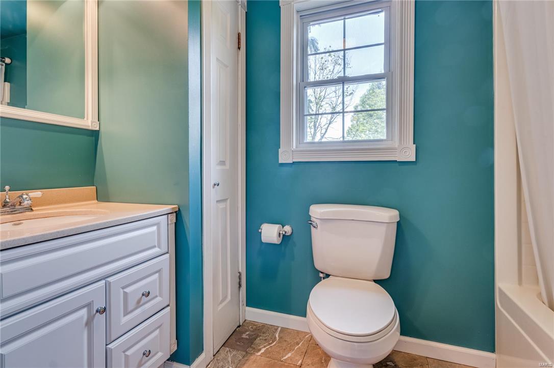 9508 Holy Cross Road Fairview Heights, IL 62208 - Photo 26 of 35 Gallery Image 26