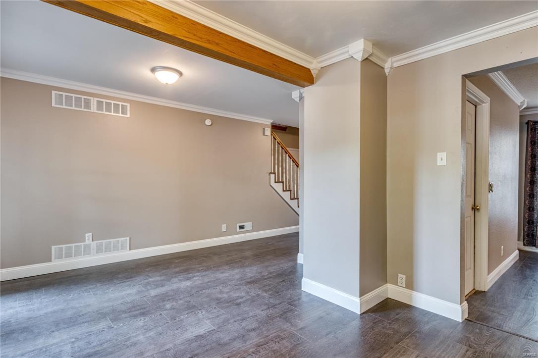 9508 Holy Cross Road Fairview Heights, IL 62208 - Photo 9 of 35 Gallery Image 9