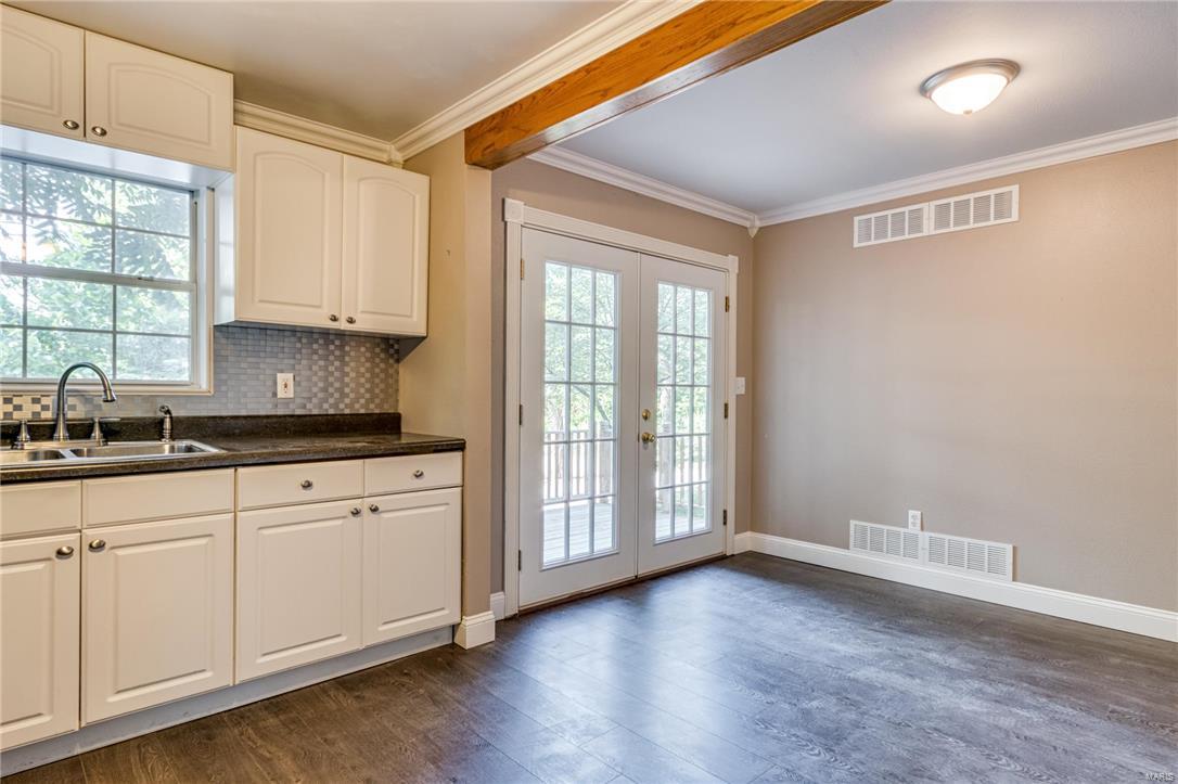 9508 Holy Cross Road Fairview Heights, IL 62208 - Photo 10 of 35 Gallery Image 10