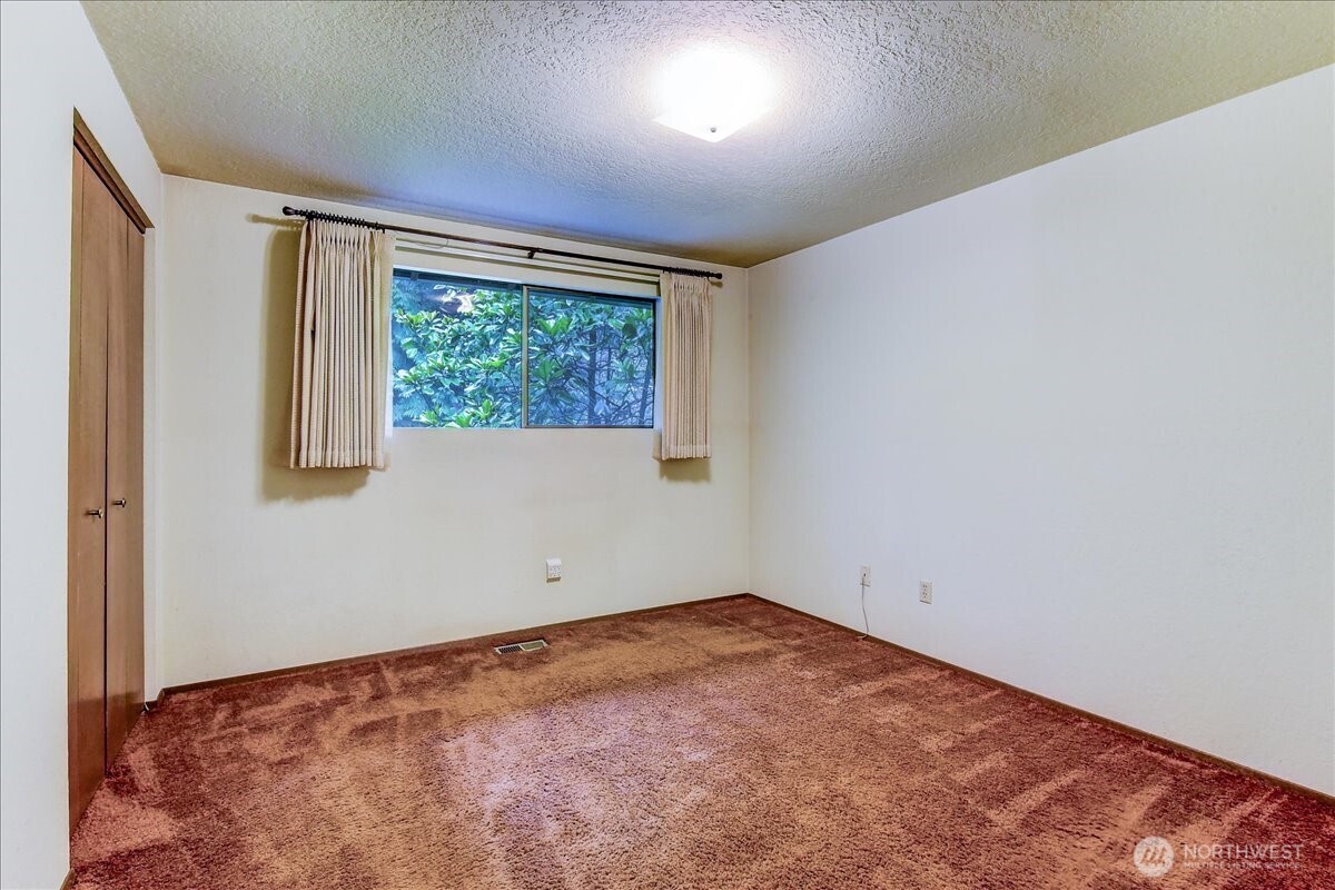 22905 35th Avenue Southeast Bothell, WA 98021 - Photo 16 of 25