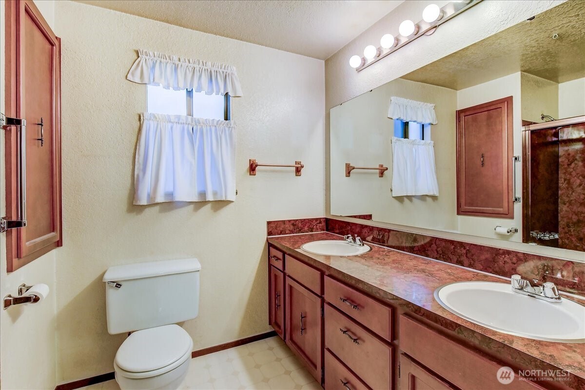 22905 35th Avenue Southeast Bothell, WA 98021 - Photo 17 of 25