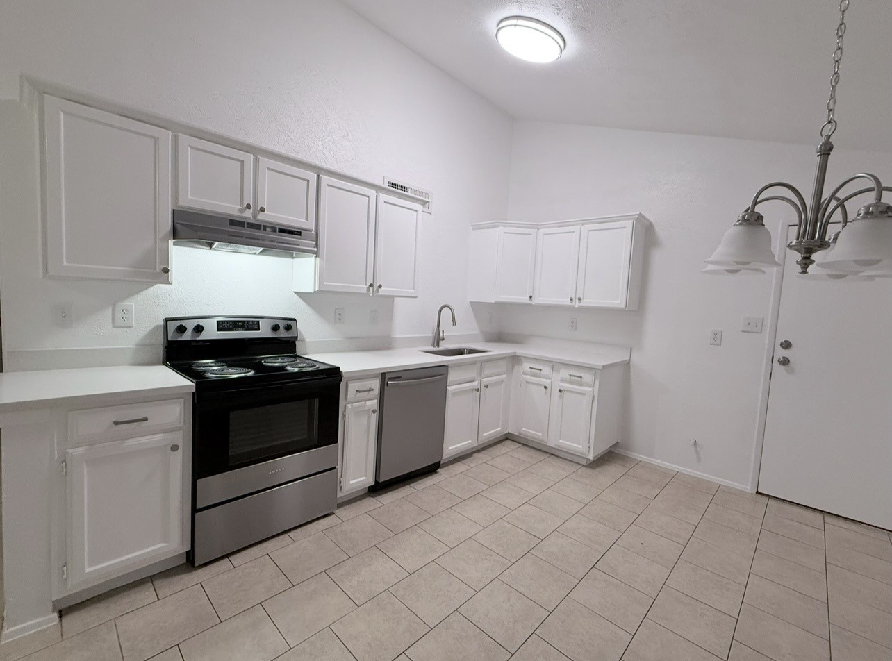 24410 Kennedy Ranch Drive Hockley, TX 77447 - Photo 5 of 20 New appliances and granite countertops.