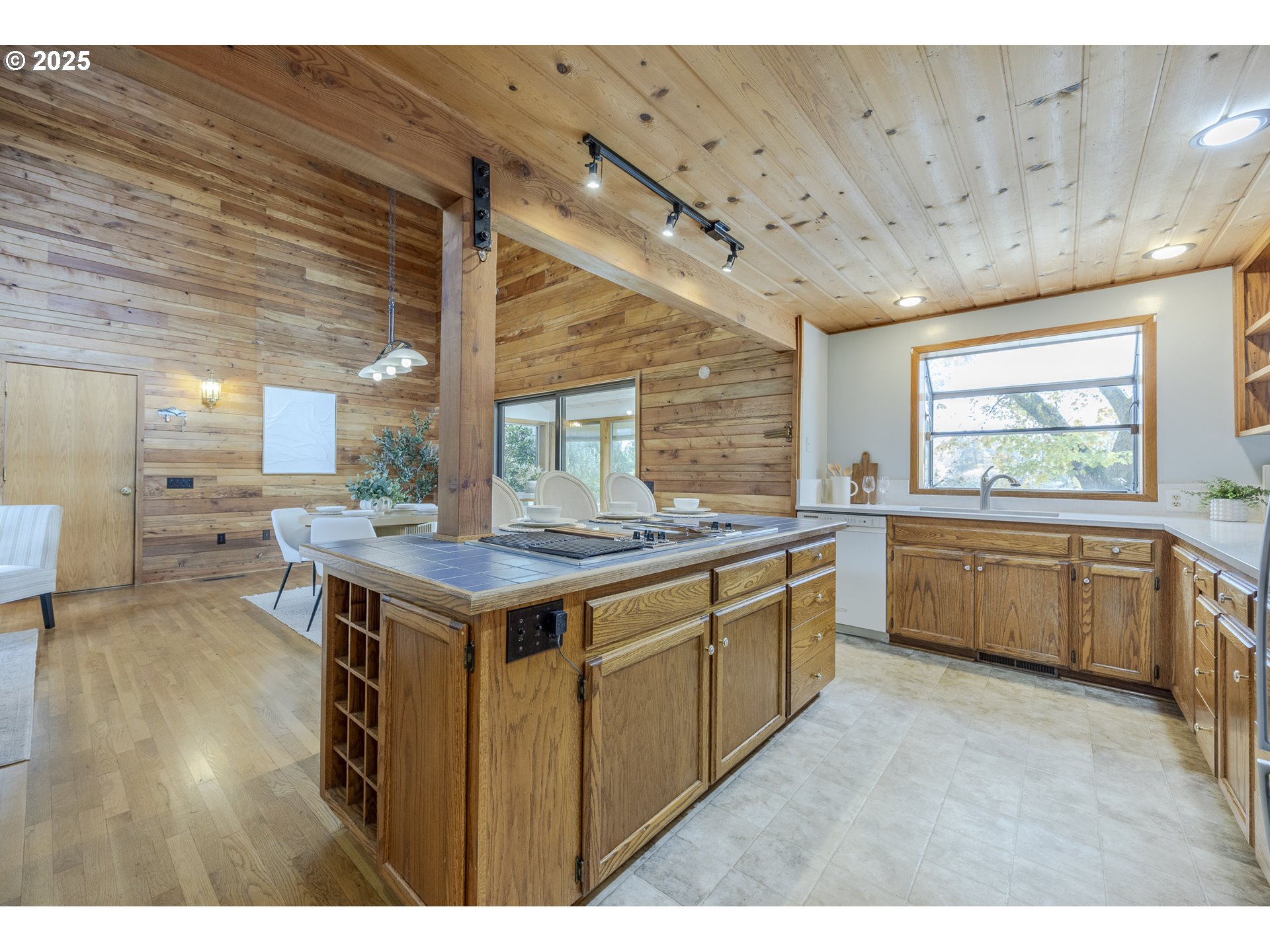 93715 River Road Junction City, OR 97448 - Photo 17 of 48 Gallery Image 17