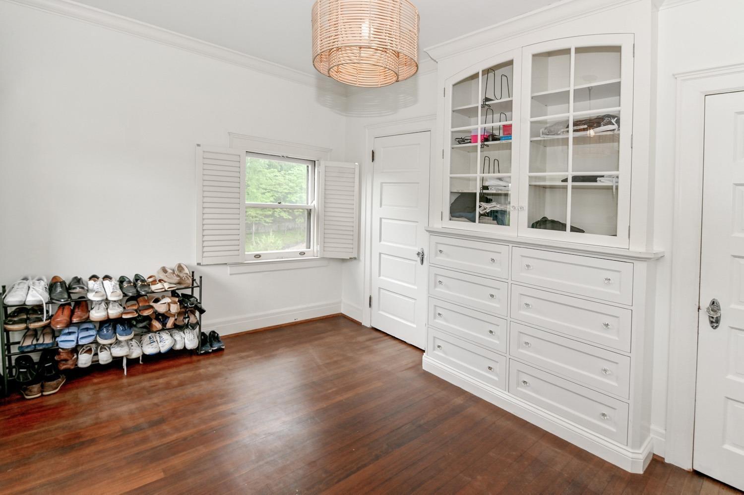 2461 Grandin Road Cincinnati, OH 45208 - Photo 28 of 48