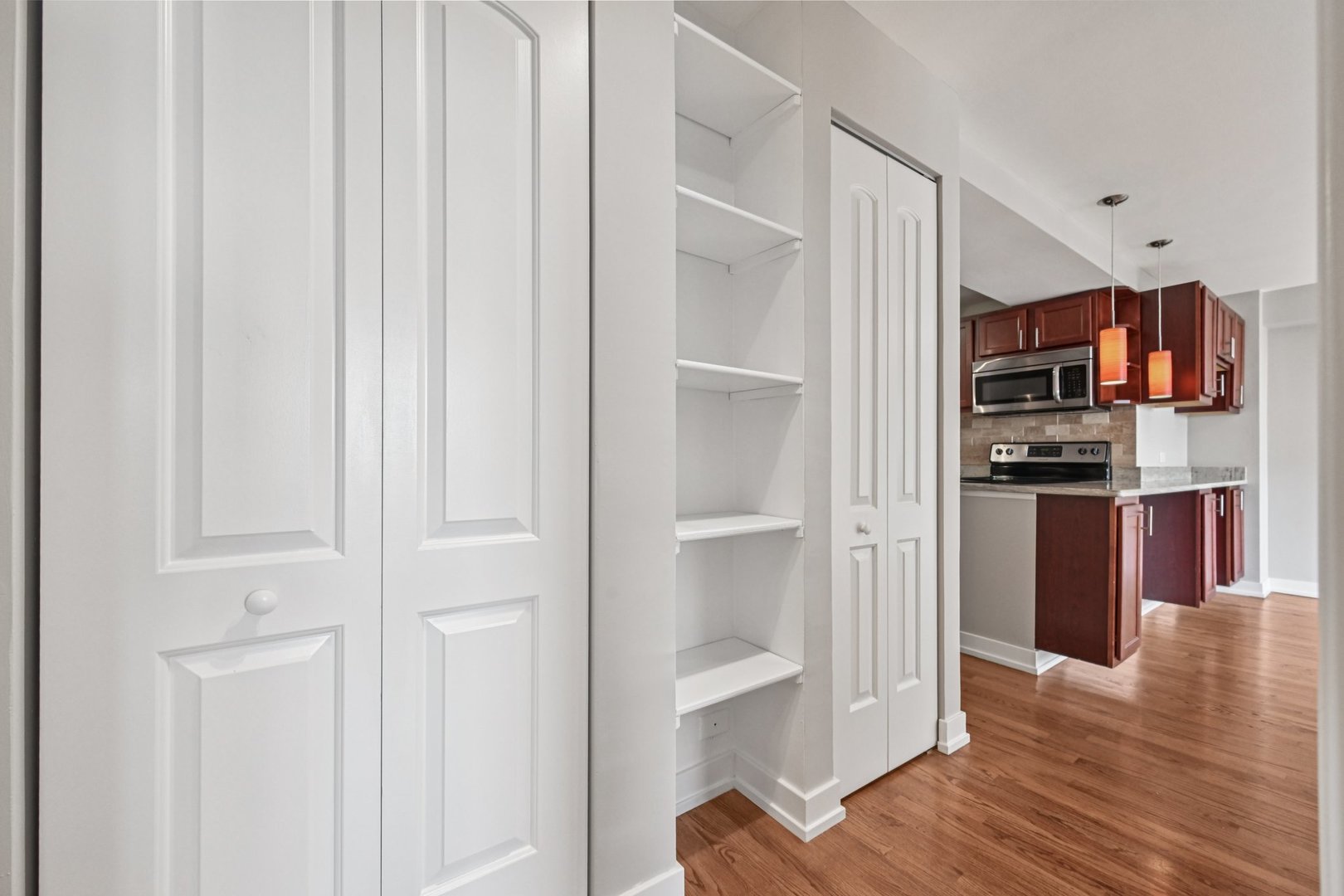 2909 North Sheridan Road, Unit 908 Chicago, IL 60657 - Photo 11 of 18 Gallery Image 11