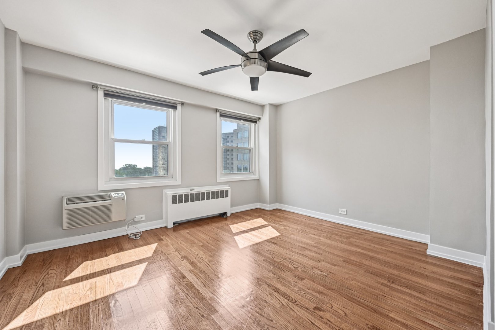 2909 North Sheridan Road, Unit 908 Chicago, IL 60657 - Photo 15 of 18 Gallery Image 15