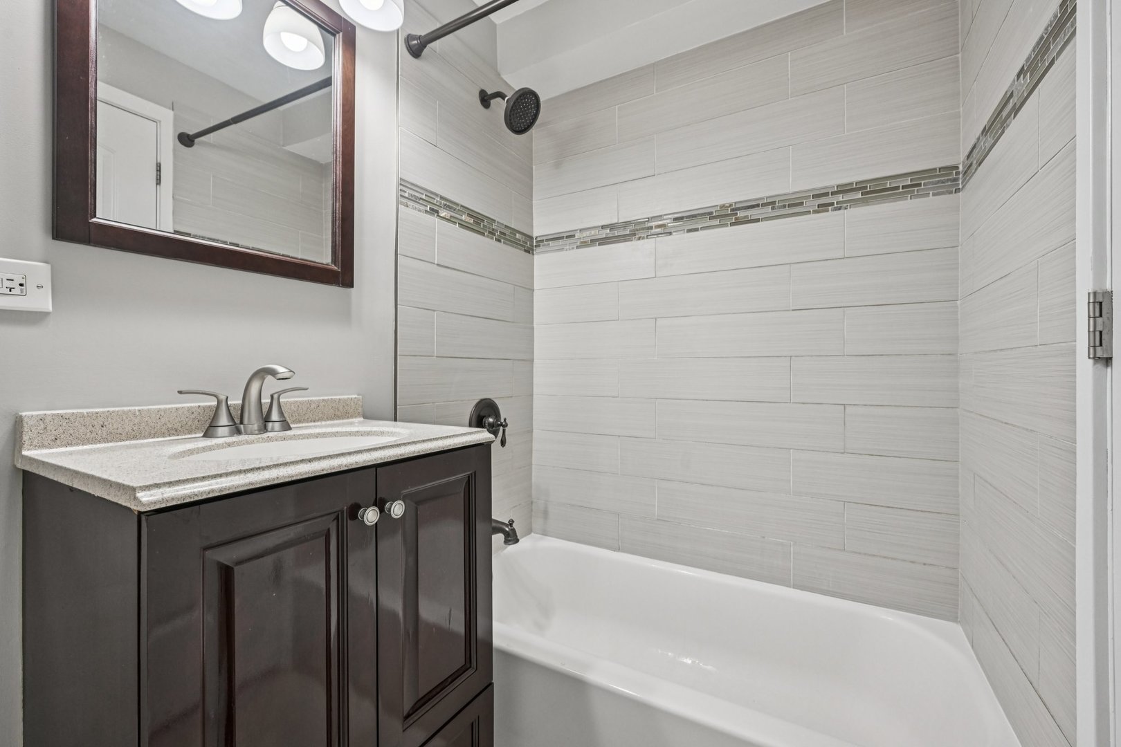 2909 North Sheridan Road, Unit 908 Chicago, IL 60657 - Photo 17 of 18 Gallery Image 17