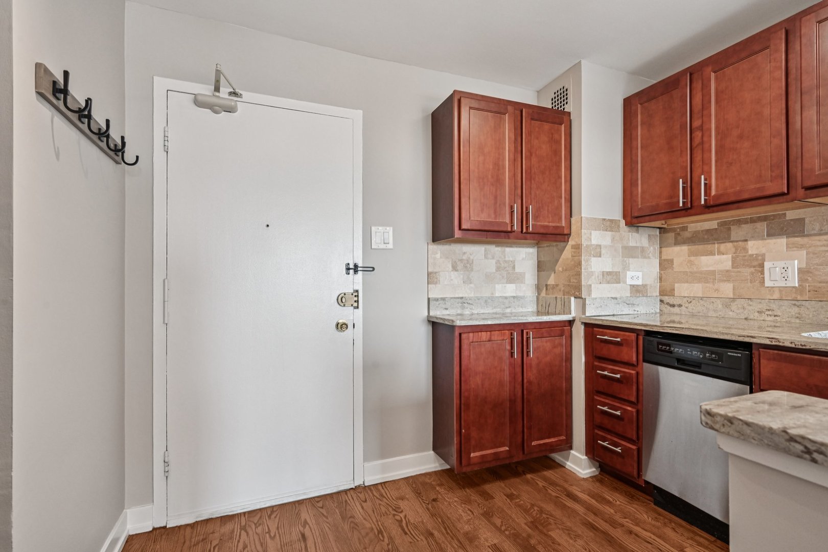 2909 North Sheridan Road, Unit 908 Chicago, IL 60657 - Photo 6 of 18 Gallery Image 6