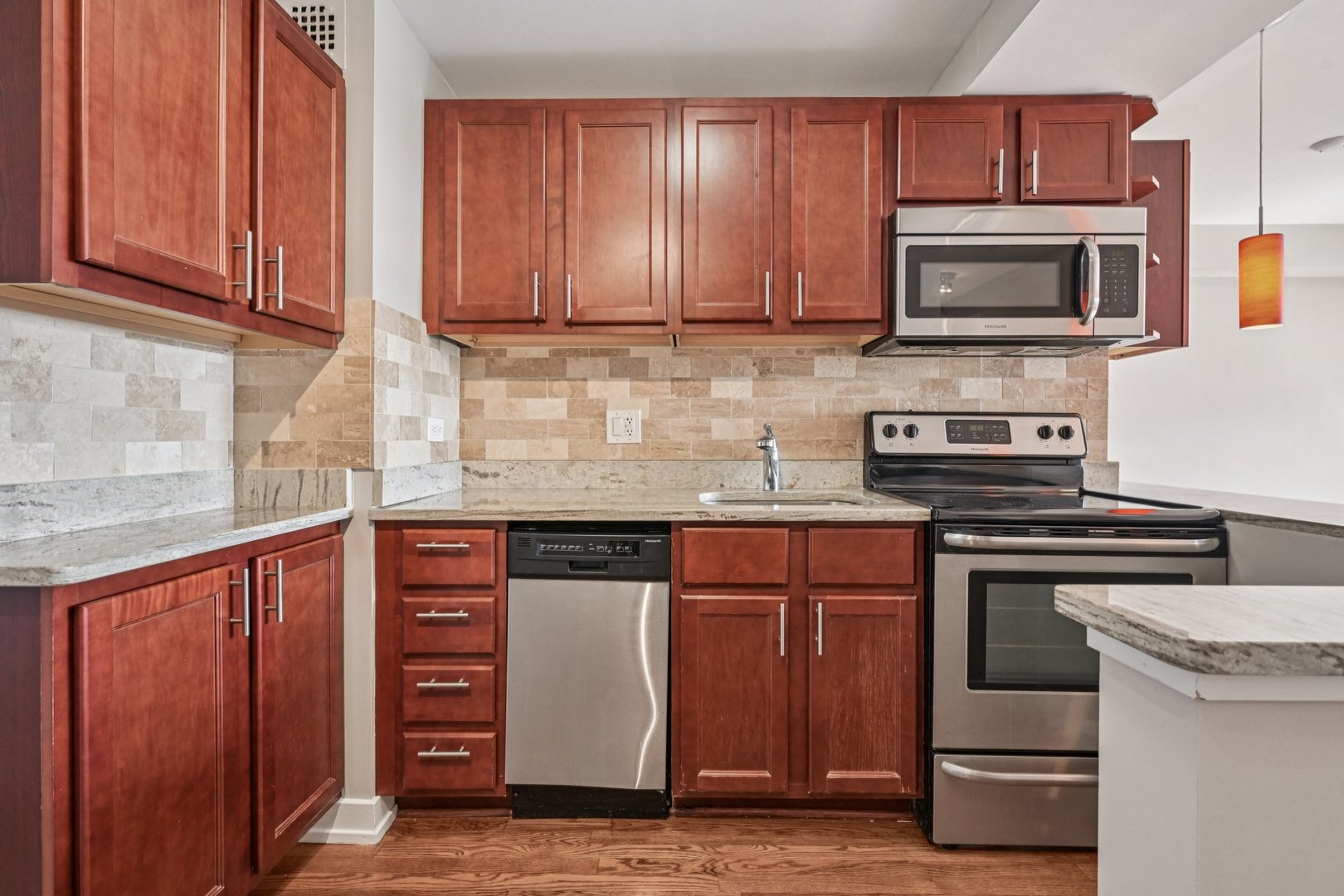 2909 North Sheridan Road, Unit 908 Chicago, IL 60657 - Photo 7 of 18 Gallery Image 7