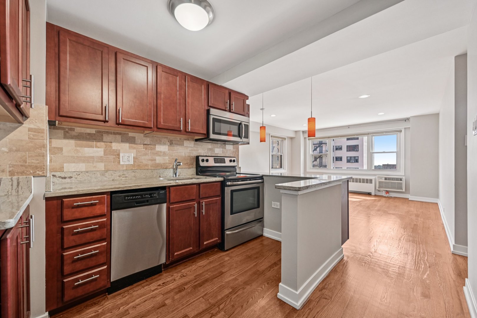2909 North Sheridan Road, Unit 908 Chicago, IL 60657 - Photo 8 of 18 Gallery Image 8