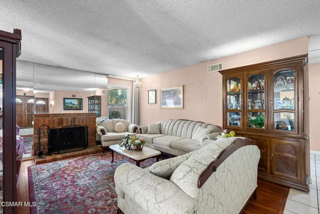 $834,999 | 7551 Donna Avenue, Reseda, CA 91335