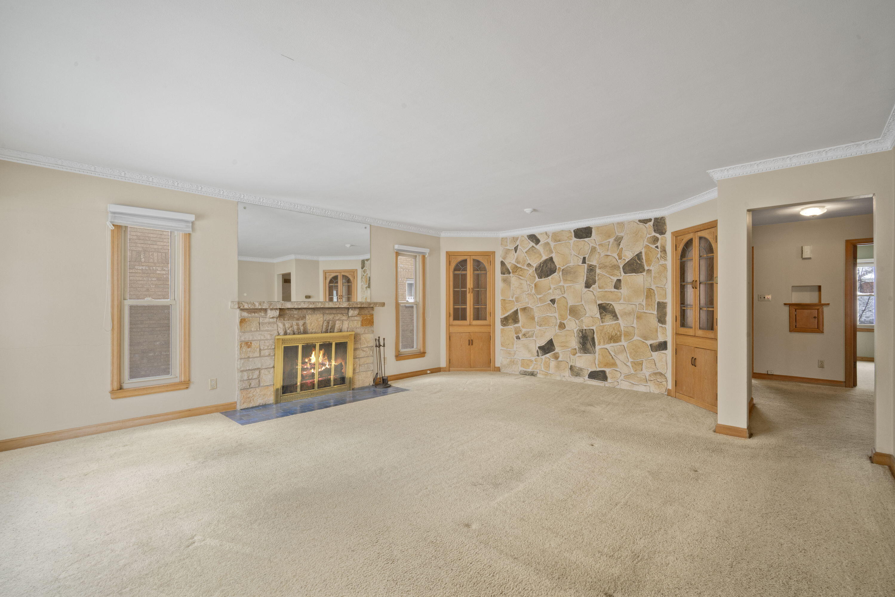 2975 North 69th Street Milwaukee, WI 53210 - Photo 4 of 36 Living Room