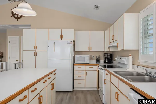 $895,000 | 9416 South Old Oregon Inlet Road, Nags Head, NC 27959