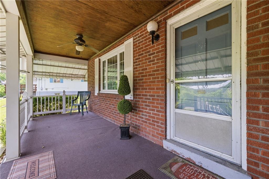 402 Park Road Midway, PA 15060 - Photo 4 of 38