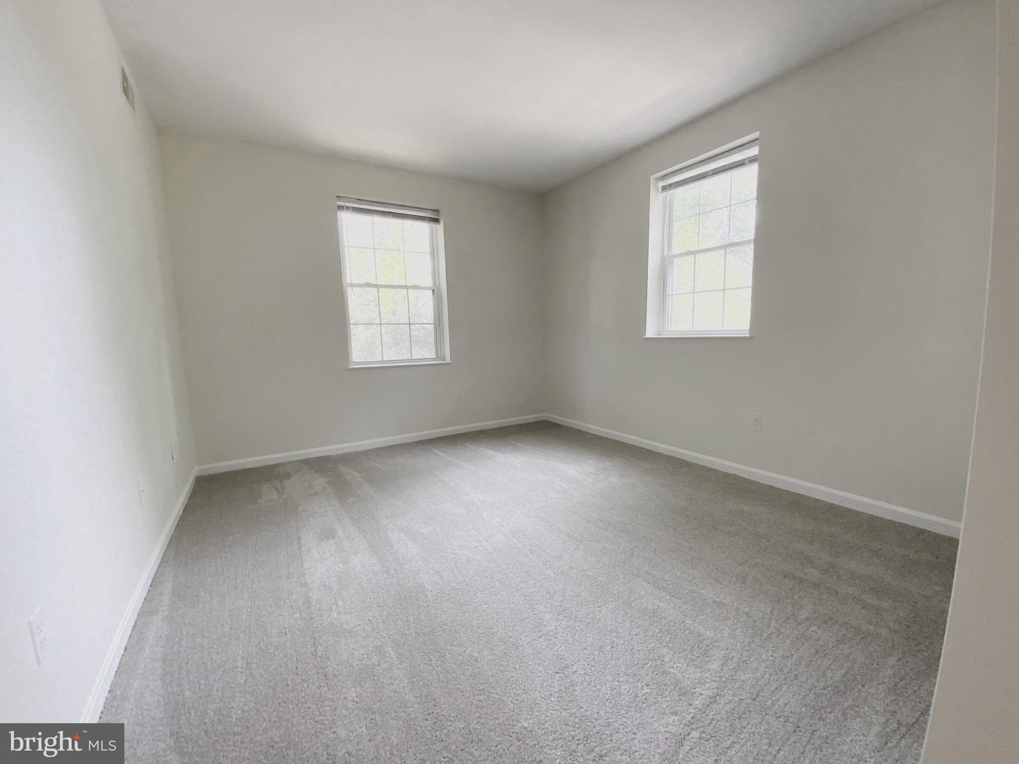 2007 Key Boulevard, Unit 586 Arlington, VA 22201 - Photo 7 of 10 Corner bedroom; no common walls.