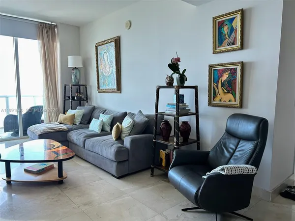 $4,500 | 218 Southeast 14th Street, Unit TS303, Miami, FL 33131