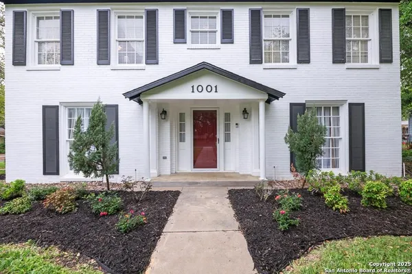 $554,000 | 1001 North Adams Street, Beeville, TX 78102