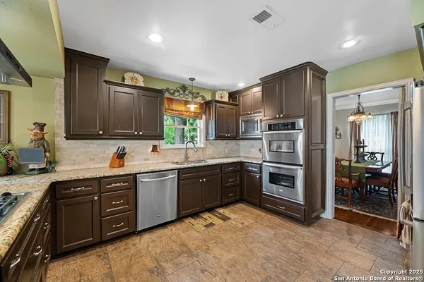 $554,000 | 1001 North Adams Street, Beeville, TX 78102