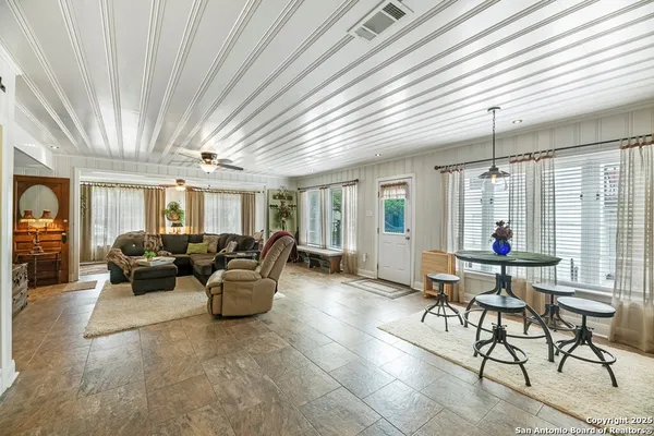 $554,000 | 1001 North Adams Street, Beeville, TX 78102