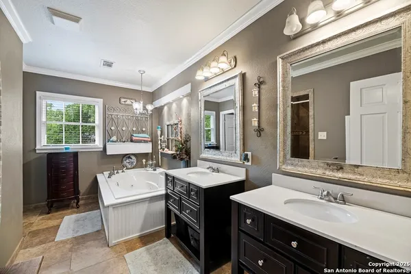 $554,000 | 1001 North Adams Street, Beeville, TX 78102