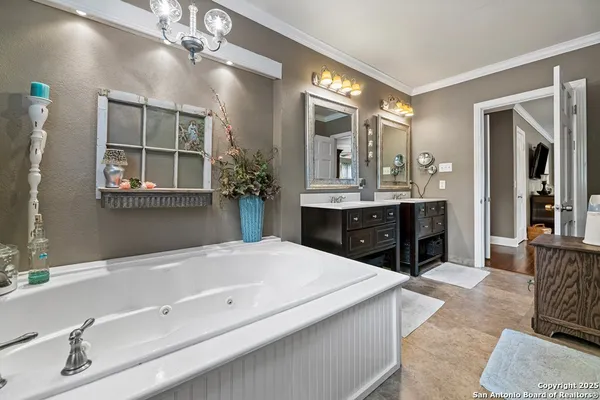 $554,000 | 1001 North Adams Street, Beeville, TX 78102