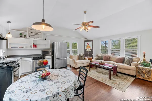 $554,000 | 1001 North Adams Street, Beeville, TX 78102