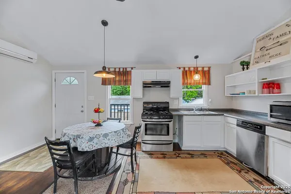 $554,000 | 1001 North Adams Street, Beeville, TX 78102