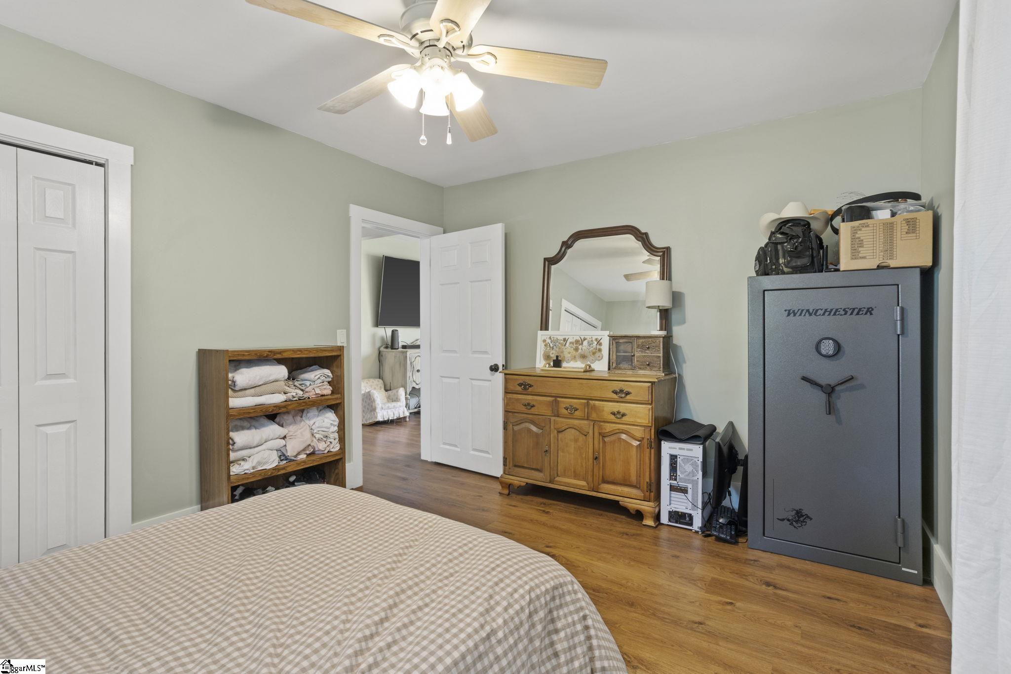 1902 Old Parker Road Greenville, SC 29609 - Photo 9 of 24