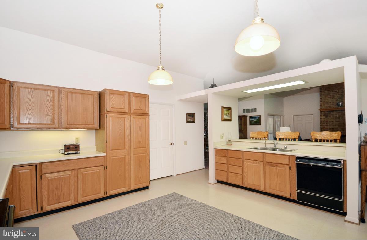 1716 Parsonage Road Parkton, MD 21120 - Photo 20 of 30 Large Kitchen w/Breakfast Island
